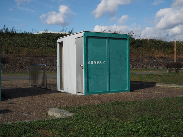仮設トイレ